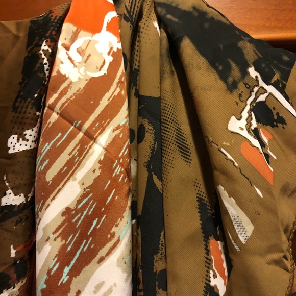 Made of Me Square Scarf Lg Tan/Brown/Blue NWT - Picture 4 of 6